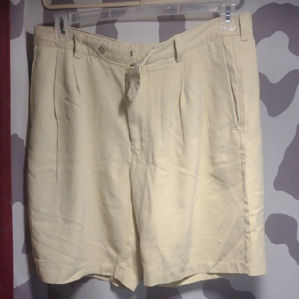 Tommy Bahama Men's Creamy Yellow Flat Front Shorts